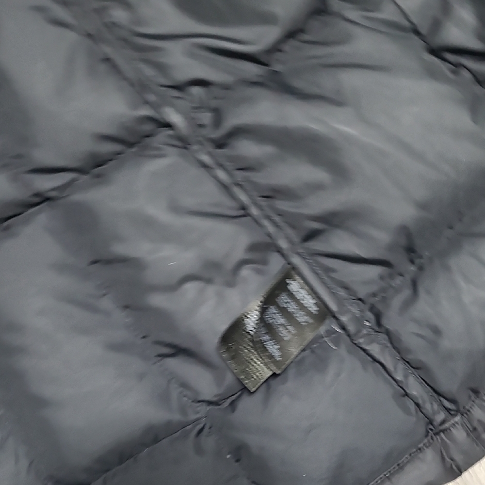 The North Face Women's Dark Puffer Jacket - Picture 16 of 16